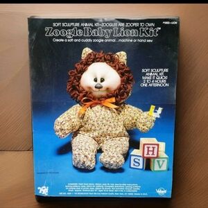 Zoogle Baby Lion Yarn Kit Vintage 1982 Valiant Crafts USA Stuffed Plush Animal